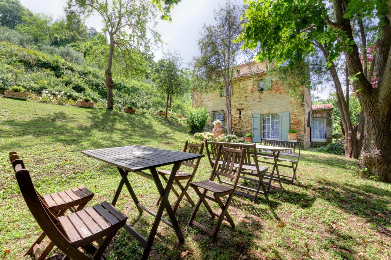B&B La Residenza Del Poeta Montesicuro Bagian luar foto