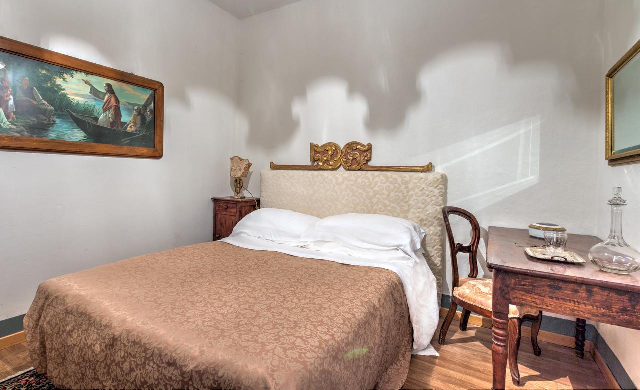B&B La Residenza Del Poeta Montesicuro Bagian luar foto